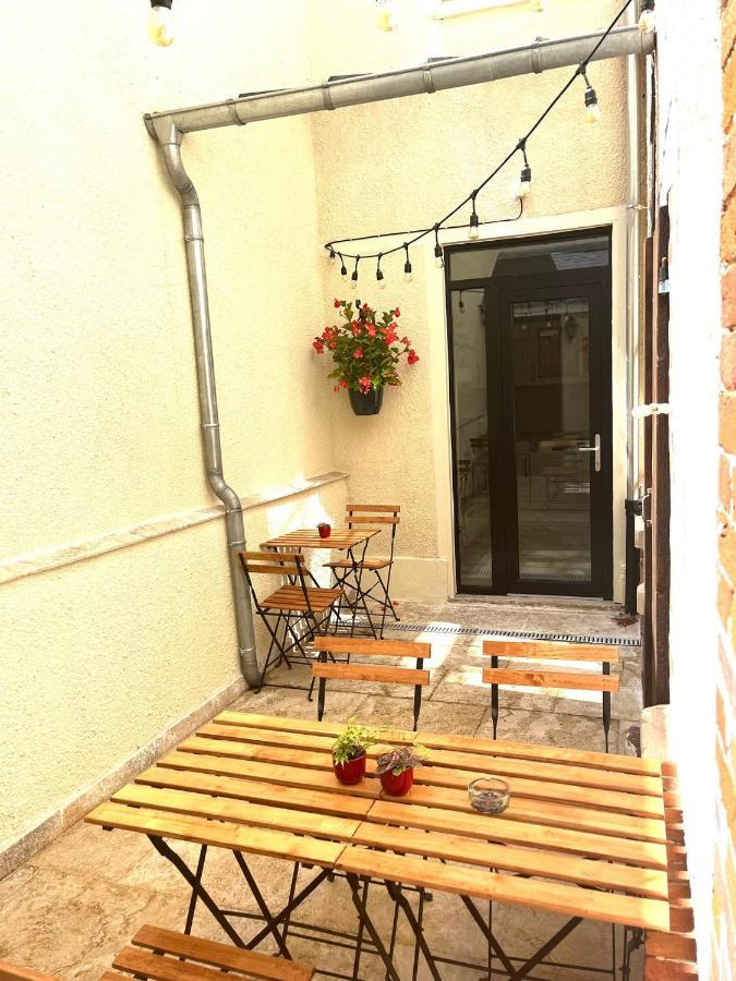 Le Gite De Jean Thevenin, Avec Parking Gratuit Epernay Exterior photo